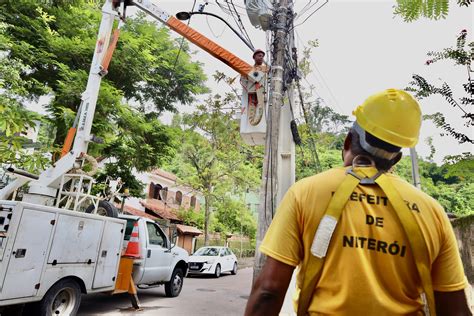 Prefeitura de Niterói avança na retirada de postes e fios inativos