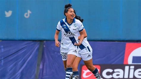 Aisha Solórzano marcó el primer triplete del Puebla en la historia de