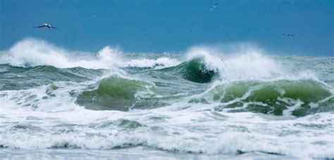 Tempête Ciaran La Manche est en alerte rouge vents violents cette nuit