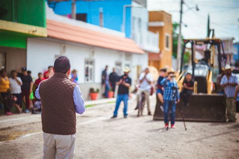 Preside Goyo Mendoza arranque de urbanización en la Laguna Larga de