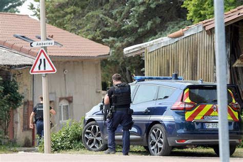 Ain Tuerie De Douvres Le Meurtrier Serait Resté Une Journée Près Des