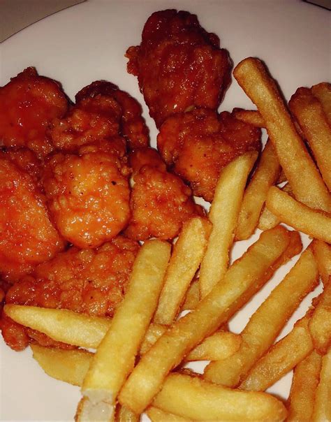 Boneless Hot Wings And Fries