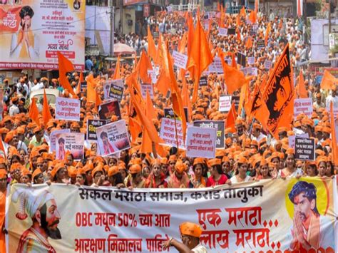 Maratha Reservation Protest Live Updates मरठ कट पर बड फसल लन