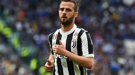 Mercato PSG La Tendance Se Confirmerait Pour Miralem Pjanic