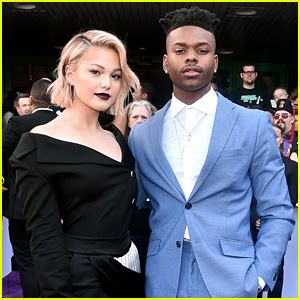 Cloak Daggers Olivia Holt Aubrey Joseph Spill On Runaways