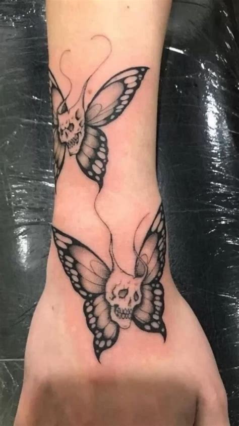 Skull Butterfly Tattoo Done By Misspreciouss On Ig Idee Per Tatuaggi Bozze Per Tatuaggi