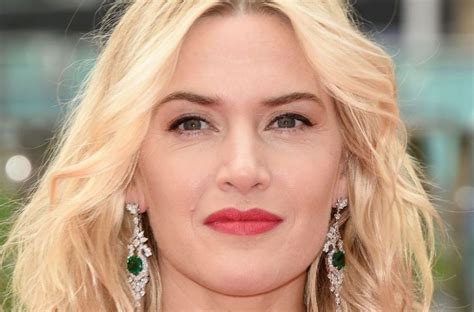 Fille Gracieuse Dans Un Mini Asym Trique La Fille De Kate Winslet