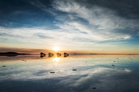 ウユニ塩湖の日の出 ボリビアの風景 Beautiful 世界の絶景 美しい景色