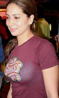 Bollywood Hot Actress Kim Sharma Alessandra Delicadeza