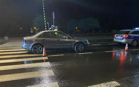 Wypadek W Ostro Ce Przy Ul Traugutta Auto Osobowe