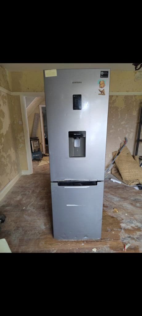 Samsung Grey Fridge Freezer Fully Working Water Dispenser 3 Years Old In Leicester