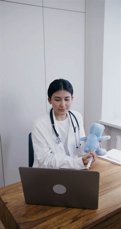 doctor   consultation   laptop  stock video