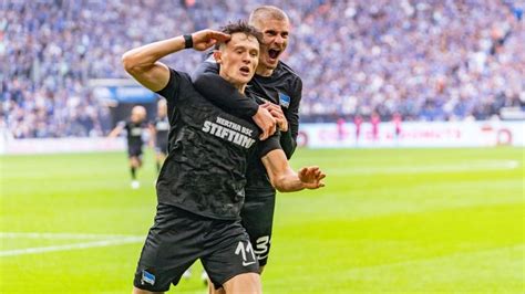 Auswärtssieg in Gelsenkirchen Hertha gewinnt Absteiger Duell auf