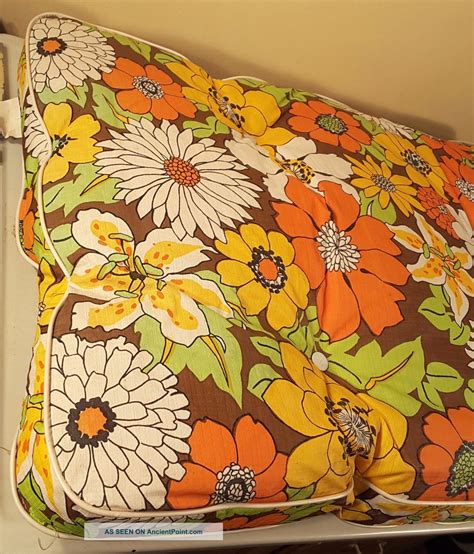 Vintage Vinyl Outdoor Patio Chair Lounge Retro Floral Cushions