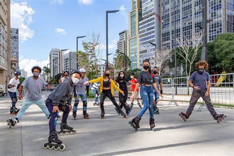 Parque Dos Patins - Anhangabaú, no centro de SP, vira parque dos patins mesmo antes da ...