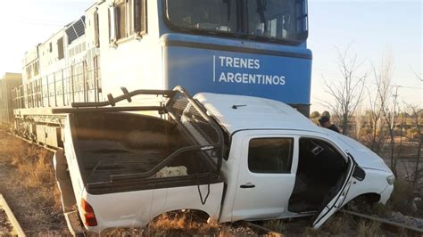 Un Herido Tras Un Impresionante Choque Entre Un Tren Y Una Camioneta En