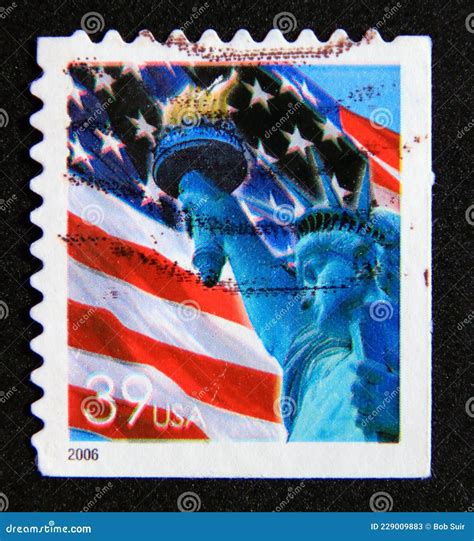 Postage Stamp United States Of America Usa 2006 Statue Of Liberty And Flag Editorial Stock