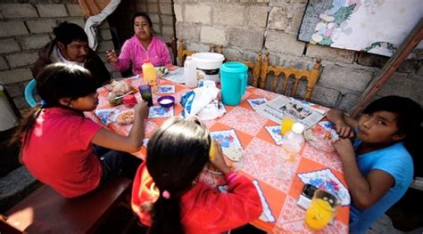 Para No Ser Pobre Una Familia Necesit En Agosto Un Ingreso De