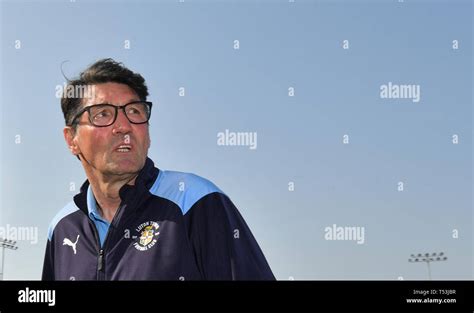 Luton Town Interim Manager Mick Harford Hi Res Stock Photography And