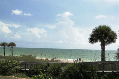 Beach Guide: Englewood Beach, a Family-Friendly Retreat