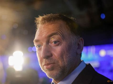 Russian Oligarch Deripaska Says Western Sanctions Wont Stop Ukraine