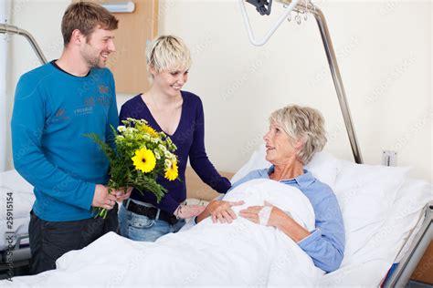 Besuch Im Krankenhaus Stock Foto Adobe Stock