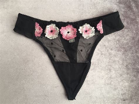 Vintage Felina Lingerie Black Thong Size Small Gem