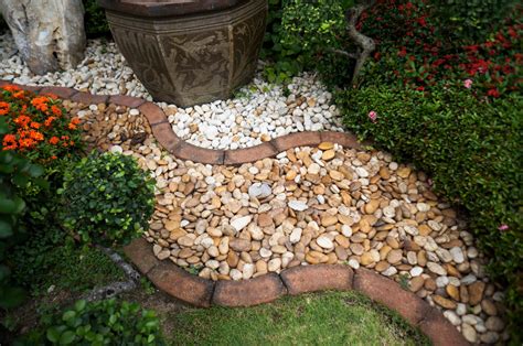 10 Ways To Decorate Your Landscape With Natural Pebble Stone