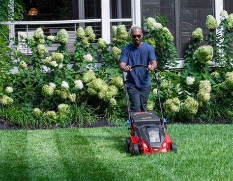 Toro V Stripe Dual Blade Self Propelled Lawn Mower Ptr