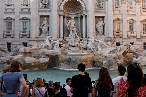 Trevi Fountain – Best Rome Hotels