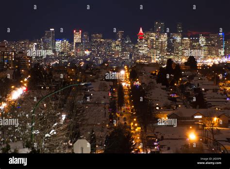 Nightlife atmosphere of Vancouver downtown at night Stock Photo - Alamy