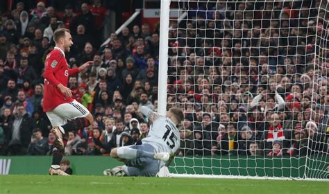 Man United vs Burnley HIGHLIGHTS: Eriksen, Rashford DUAL strikes Help ...