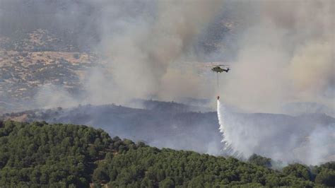 INCENDIO EN CÓRDOBA Declarado un incendio forestal cerca de la base