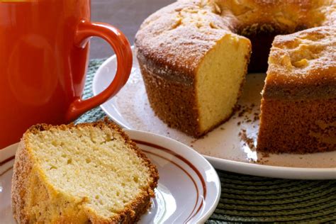 Bolo de maizena fofinho e prático Casa e Culinaria