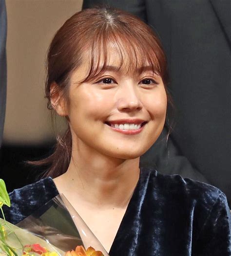 「世界一美しい」有村架純、太ももスラリ！いつもと違った雰囲気に「美しすぎかっこいい！」「輝いてます」 スポーツ報知