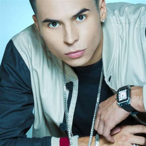 Reykon El Líder Lanza El Video Secretos En Terra