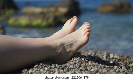 Hundred Female Looping Naked Royalty Free Images Stock Photos