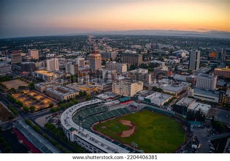 Aerial View Fresno California Skyline Dusk Stock Photo 2204406381 ...