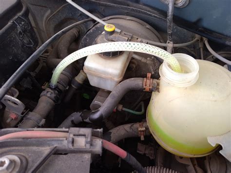 Замена антифриза Рено Логан: инструкция, слив, промывка, залив