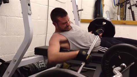 Fitness Fail Friday Heres What Happens When You Bench Without A Spotter Stack