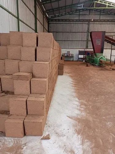 Square Kg Low Ec Cocopeat Block For Agriculture Packaging Size