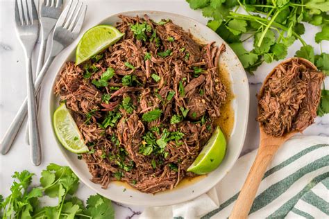 how to make barbacoa in a slow cooker