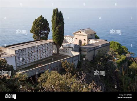 Graveyard Overlooking The Sea Hi Res Stock Photography And Images Alamy