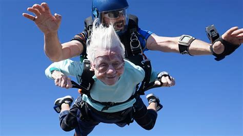 Year Old Chicago Woman Skydives From Plane Aiming For Record