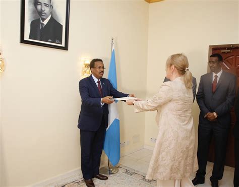 Wararka Maanta Talaado Nov 3 2020 Madaxweyne Farmaajo Oo Waraaqaha