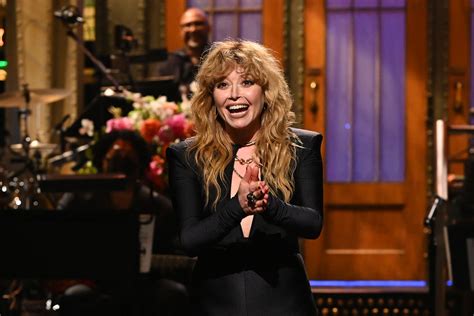 See Natasha Lyonnes Snl Sketches From The Season 47 Finale Nbc Insider