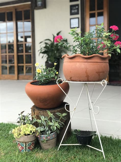 Decoração De Jardins Com Vasos De Barro - Vasos de barro | Decoração de bar, Paisagismo jardim, Decoração