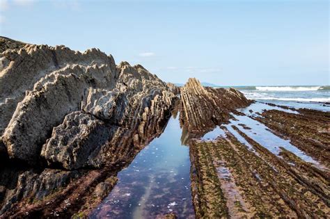 El Flysch De Itzurum En Zumaia Pa S Vasco Espa A Imagen De Archivo