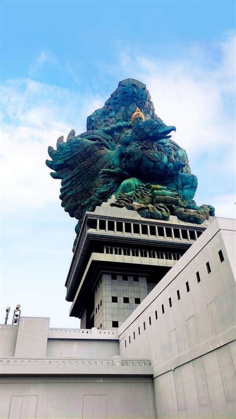 Garuda Wisnu Kencana Statue Editorial Image - Image of building, temple ...