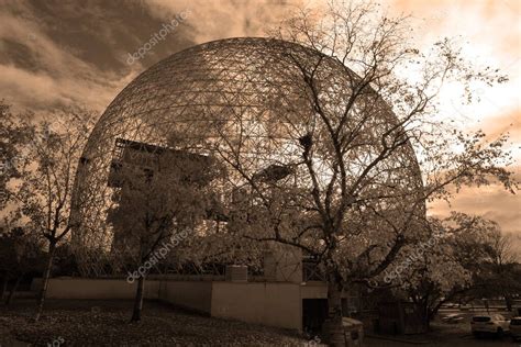 MONTREAL CANADÁ 10 19 2022 La biosfera es un museo en Montreal